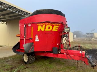 2004 NDE 1652 Vertical Feed Mixer