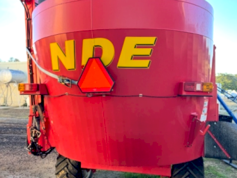 2004 NDE 1652 Vertical Feed Mixer