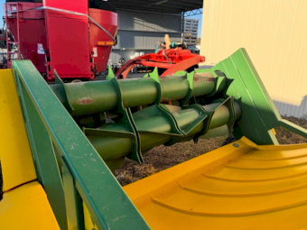 2015 Hustler Chainless X5000 Bale Feeder