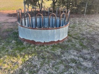 2 X Cattle Hay Feeders