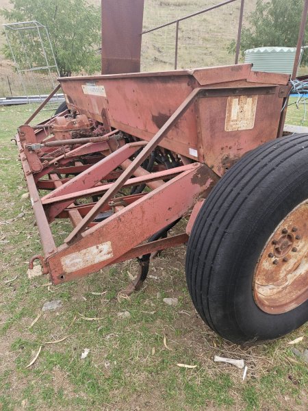 McCormick International 6-2 Combine