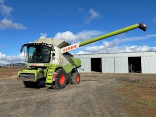 Claas 770 Header With 900 Vario And Countrywide Pick Up Front