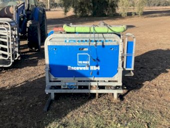 Te Pari HD4 Sheep Handler