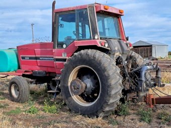 International 5088 Tractor