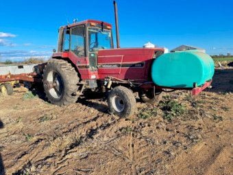 International 5088 Tractor