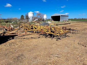 Gyral Tilther Scarifier