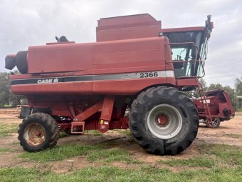 2001 Case IH 2366 Header with 1010 30’ Front and Trailer