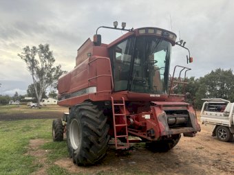 2001 Case IH 2366 Header with 1010 30’ Front and Trailer
