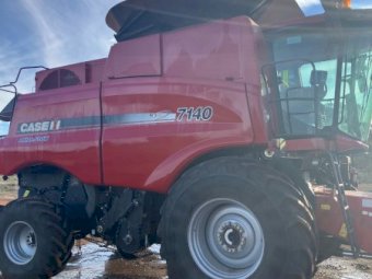 2016 Case IH 7140 Header with 40ft Front & Trailer