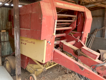 New Holland 848 Round Baler