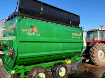2011 Keenan Mech-Fiber 320 Feed Mixer