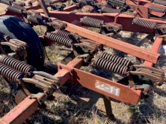 International 2-11 Scarifier