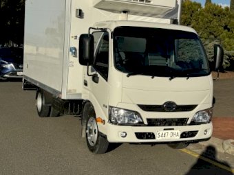 2019 Hino 300 Fridge Freezer Truck