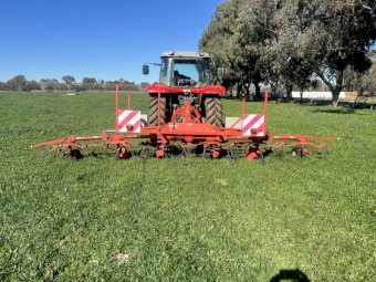 Kuhn GF 6401 Hay Rake