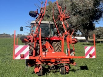 Kuhn GF 6401 Hay Rake