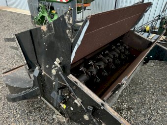 2016 NH 9.90 Chopper and Chaff Spreader