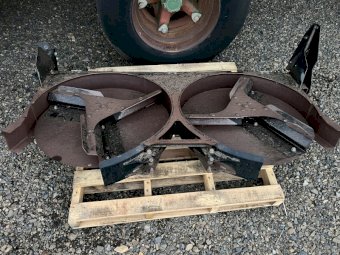 2016 NH 9.90 Chopper and Chaff Spreader