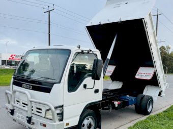 2007 ISUZU NPR200 TIPPER