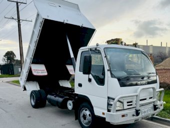 2007 ISUZU NPR200 TIPPER