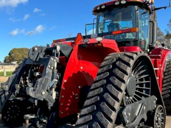 2018 Case IH Rowtrac 400 tractor