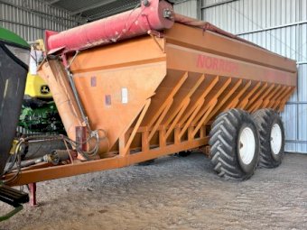 2010 Norrish Chaser Bin 32mt with Scales