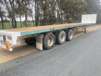 1998 Krueger Flat Top Trailer