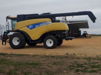 New Holland CR9080 Header