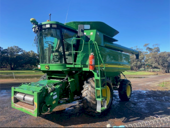2005 John Deere 9760 Header with 36ft Draper Front
