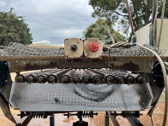 Onion Top and Tailer