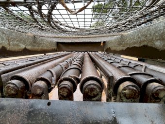 Onion Top and Tailer