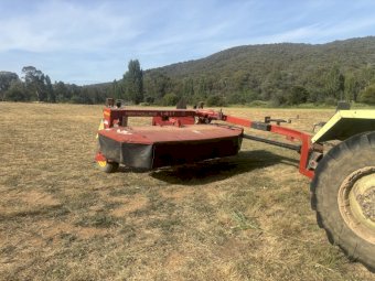 New Holland 1411 Mower Conditioner with Rubber Rollers