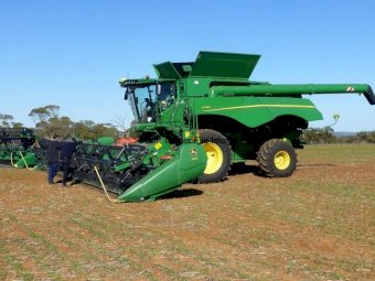 WANTED John Deere S780 Header and Front