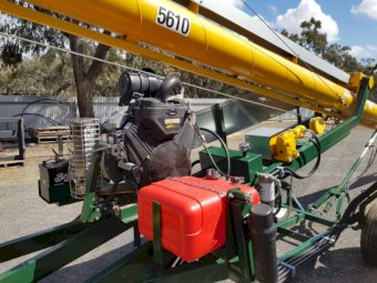 Commander AG 5610 Self Drive Auger
