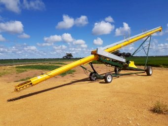 Commander AG 5610 Self Drive Auger
