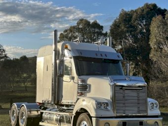 2014 Freightliner Coronado 6x4 Prime Mover