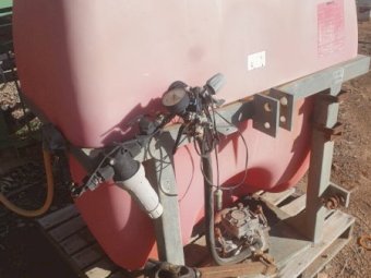 600 lt Silvan Tank with 10 m Goldacres Boom