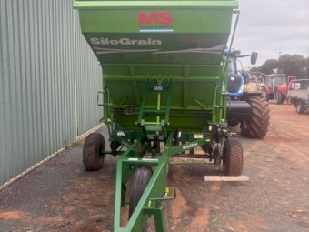 2011 M&S Grain Bag Bagger