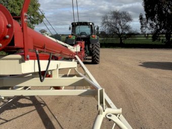 Farm King 10-80 Swing away auger
