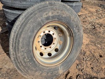12 x Goodyear 11R 22.5 truck tyres ,tube-less, steel rims