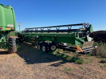 2006 John Deere 9660 STS header with 936D 36 ft Front and Comb Trailer
