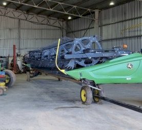 2017 John Deere 40 ft D65 Front