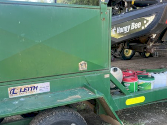 2011 John Deere 9770 Header with Fronts and Trailer