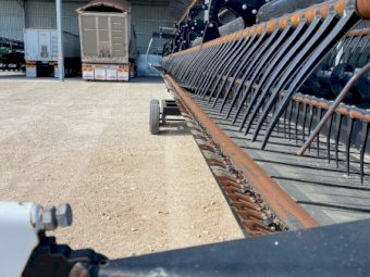 2019 MacDon FD145 Flex Draper Front