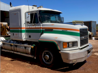 1997 Mack Fleetliner Prime Mover