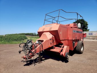 Massey Ferguson 187 Baler
