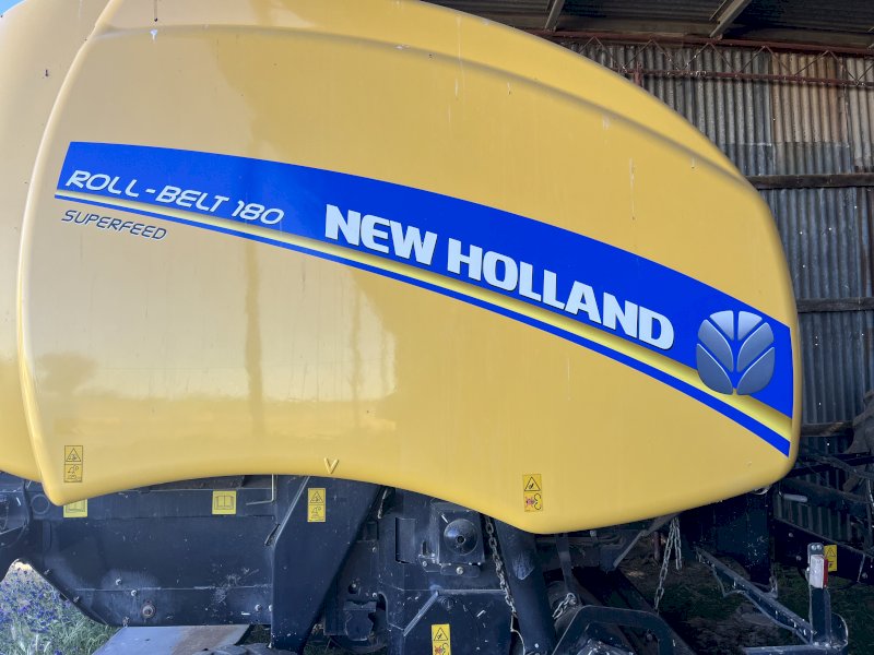 2014 New Holland Roll-Belt 180 Super feed Baler