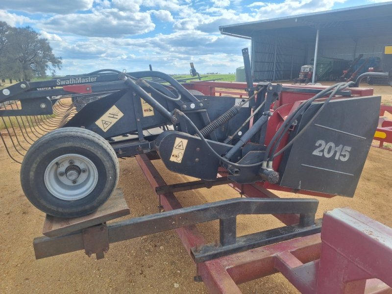 Case IH 2015 Canola Pickup Front