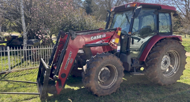 2013 Case IH JX95U FWA Cab Tractor