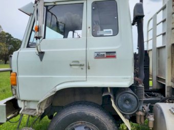 1990 Hino GS221 Tilt Tray Truck