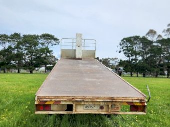 1990 Hino GS221 Tilt Tray Truck